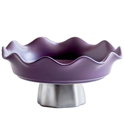 Porcelain Fruit Bowl On Sliver Stand For Serving Desserts And Snacks In European Style