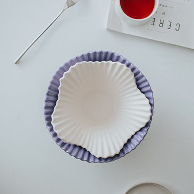 Porcelain Fruit Bowl On Sliver Stand For Serving Desserts And Snacks In European Style
